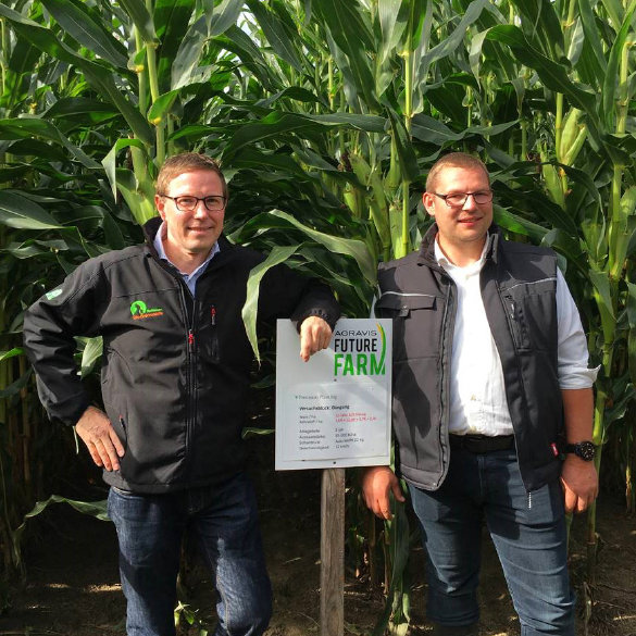 Dr. Torsten Feldbrügge (li.) und Jan Lossie auf der AGRAVIS Future Farm.
