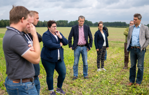 Europaabgeordnete besucht AGRAVIS Future Farm
