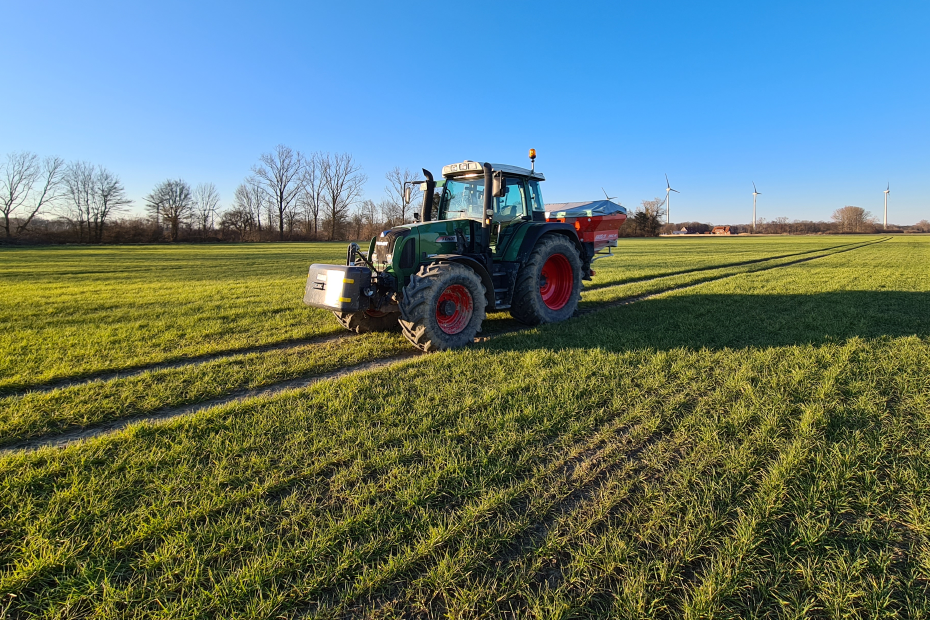 Trecker auf einem Feld