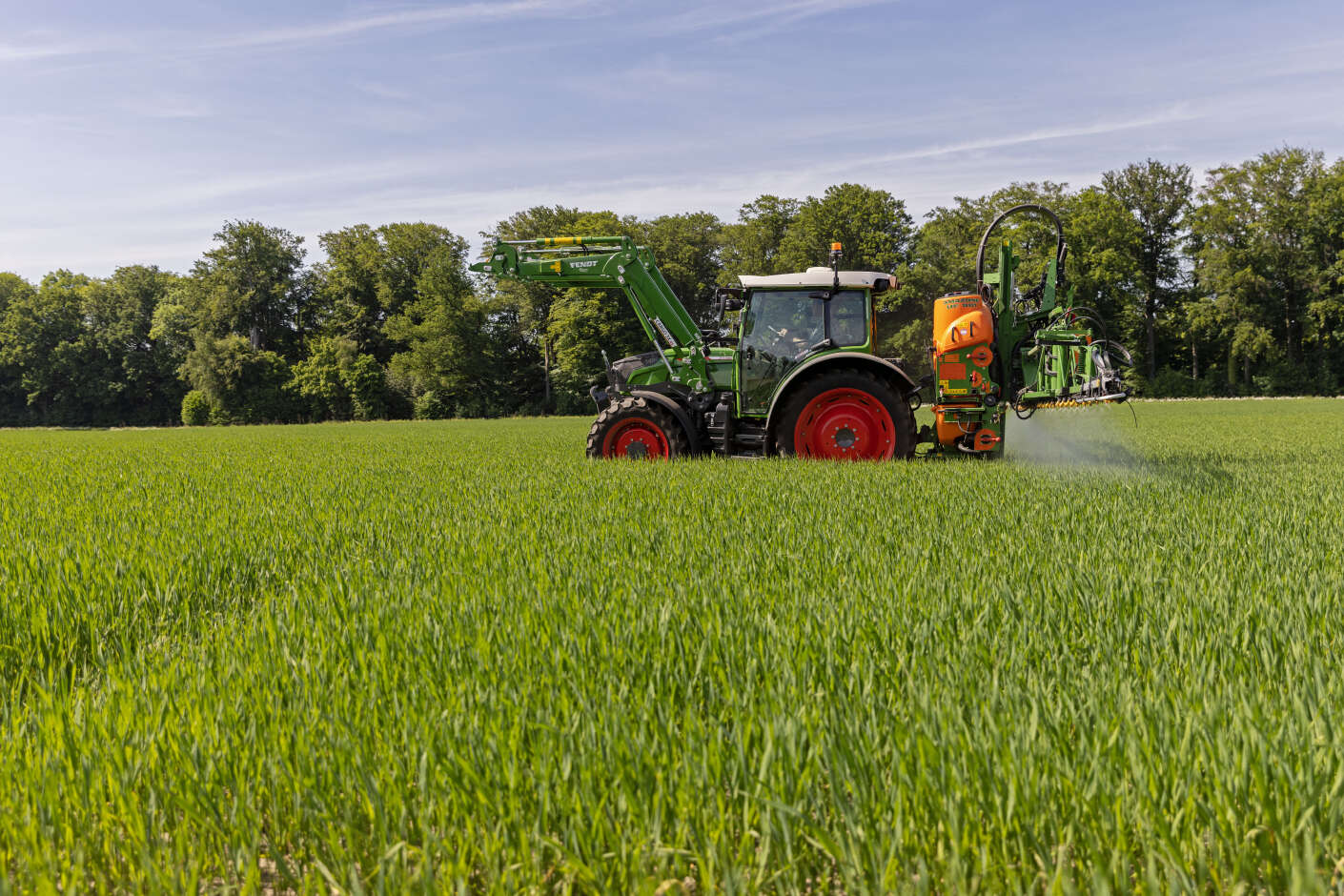Trecker, Traktor, Spritze, spritzen, Pflanze, Feld, Versuchsgut