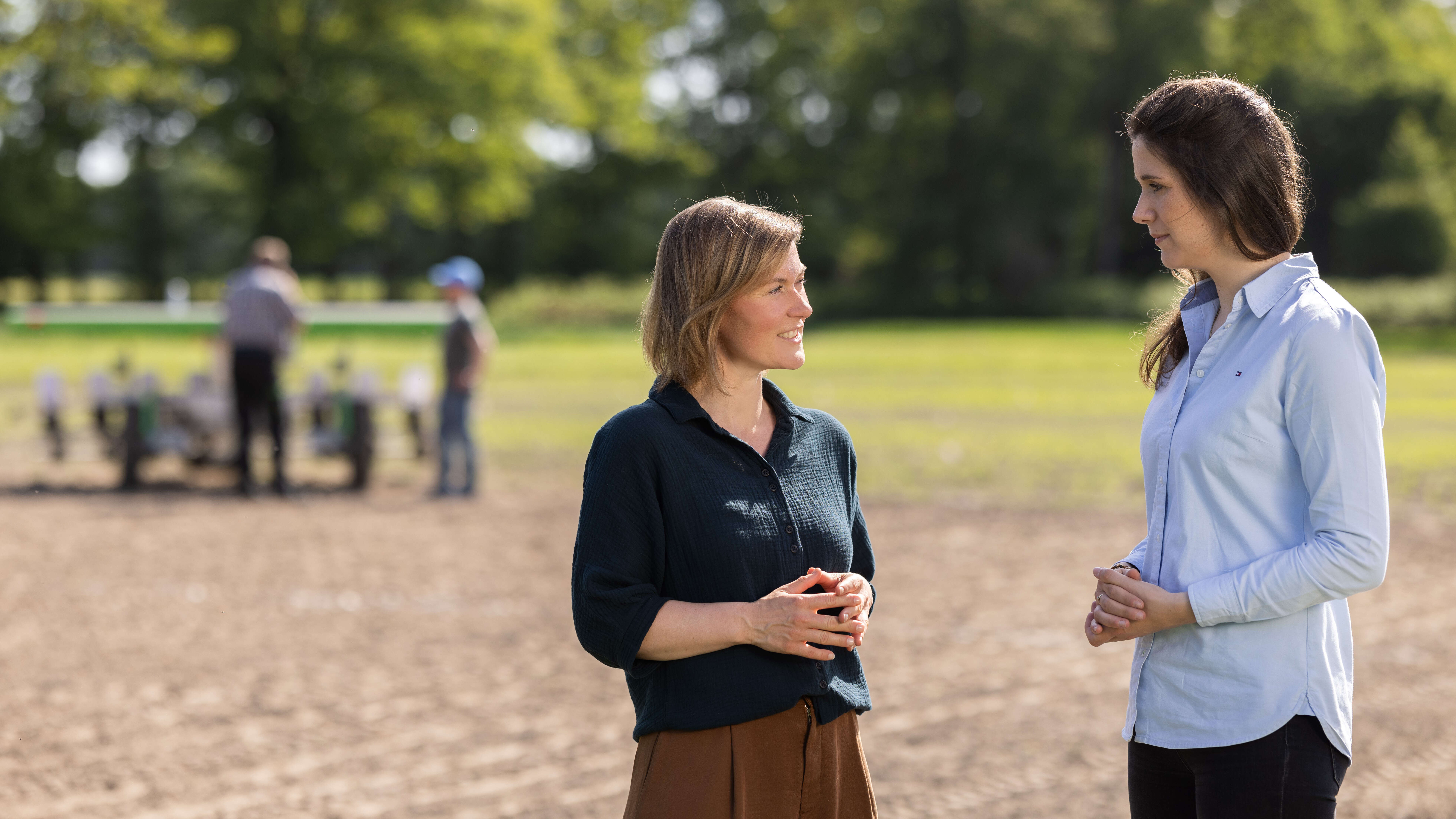 Feldroboter, Feld, Natur, Mitarbeiterin, Nachhaltigkeit, Innovation