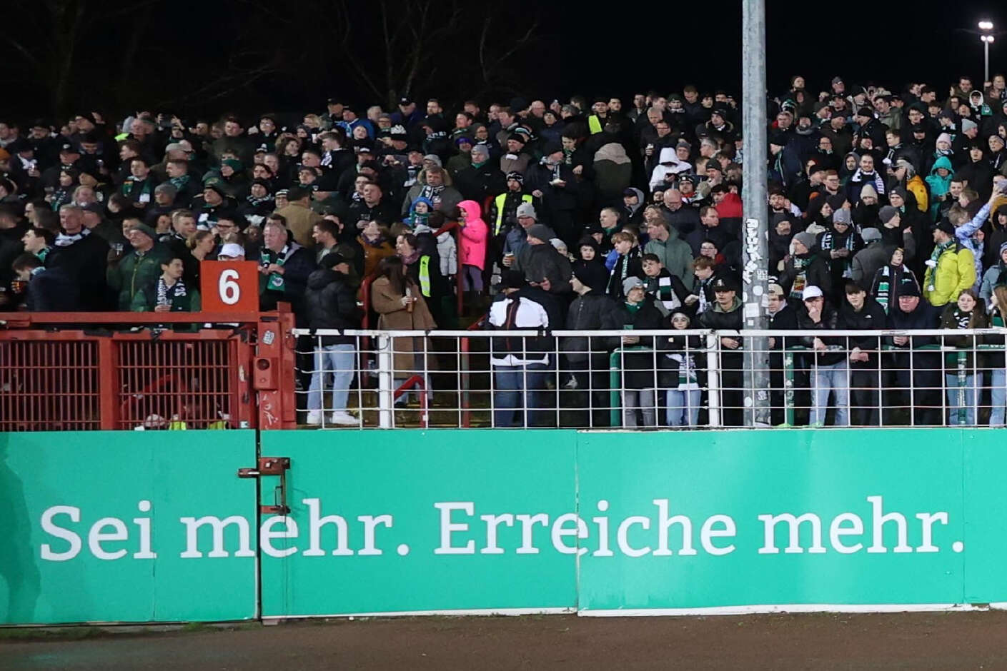 Preußen Münster Stadion-Werbebande von AGRAVIS an Zuschauer-Tribüne