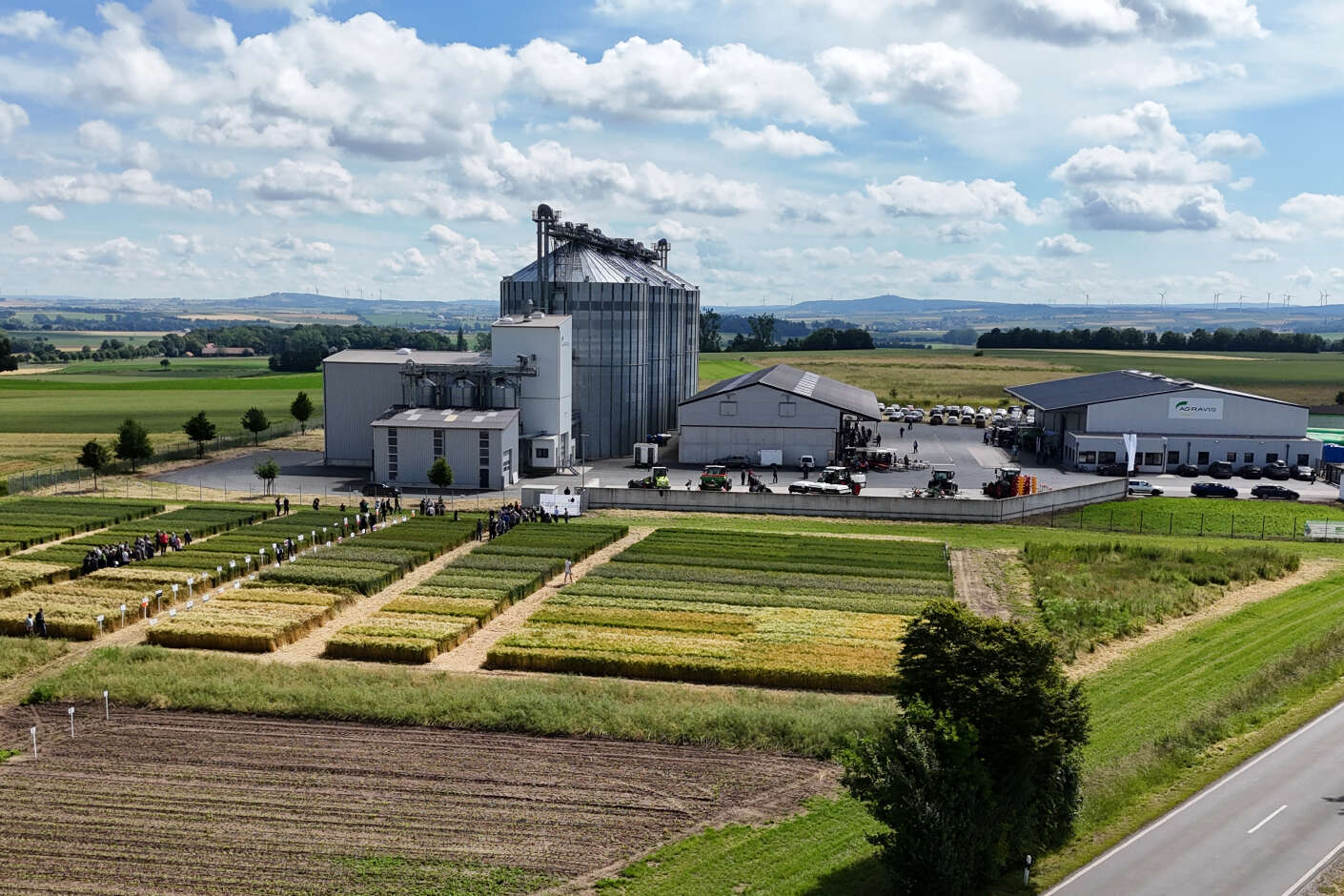 Drone image of the test field in Hohenwepel with the Hohenwepel site in the background