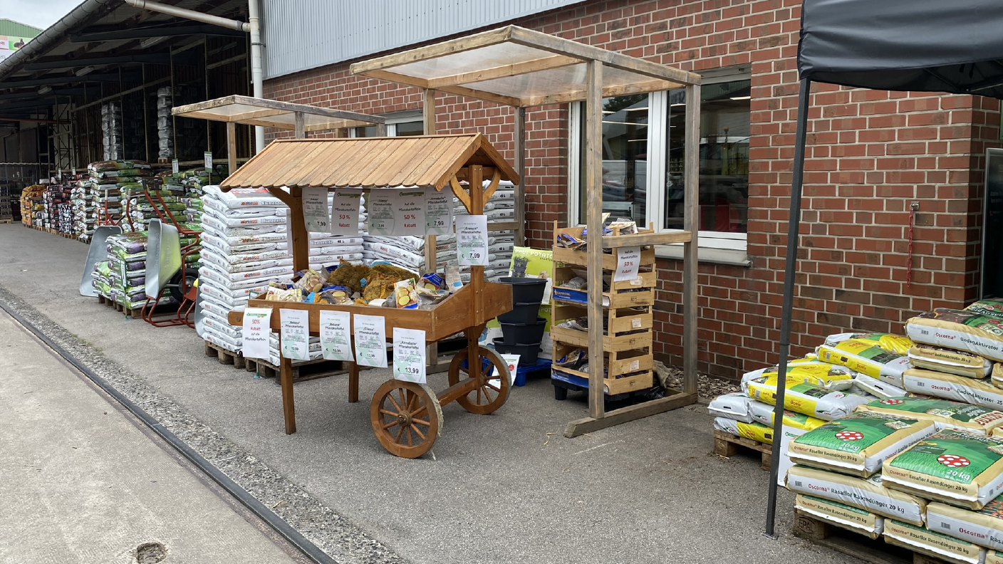 Wagen mit Kartoffeln