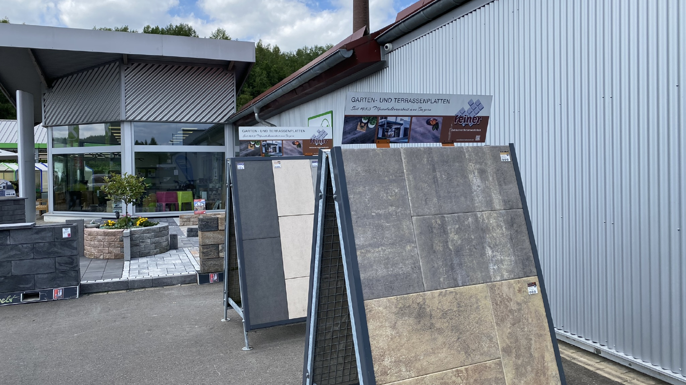 Ausstellung mit Garten- & Terrassenplatten