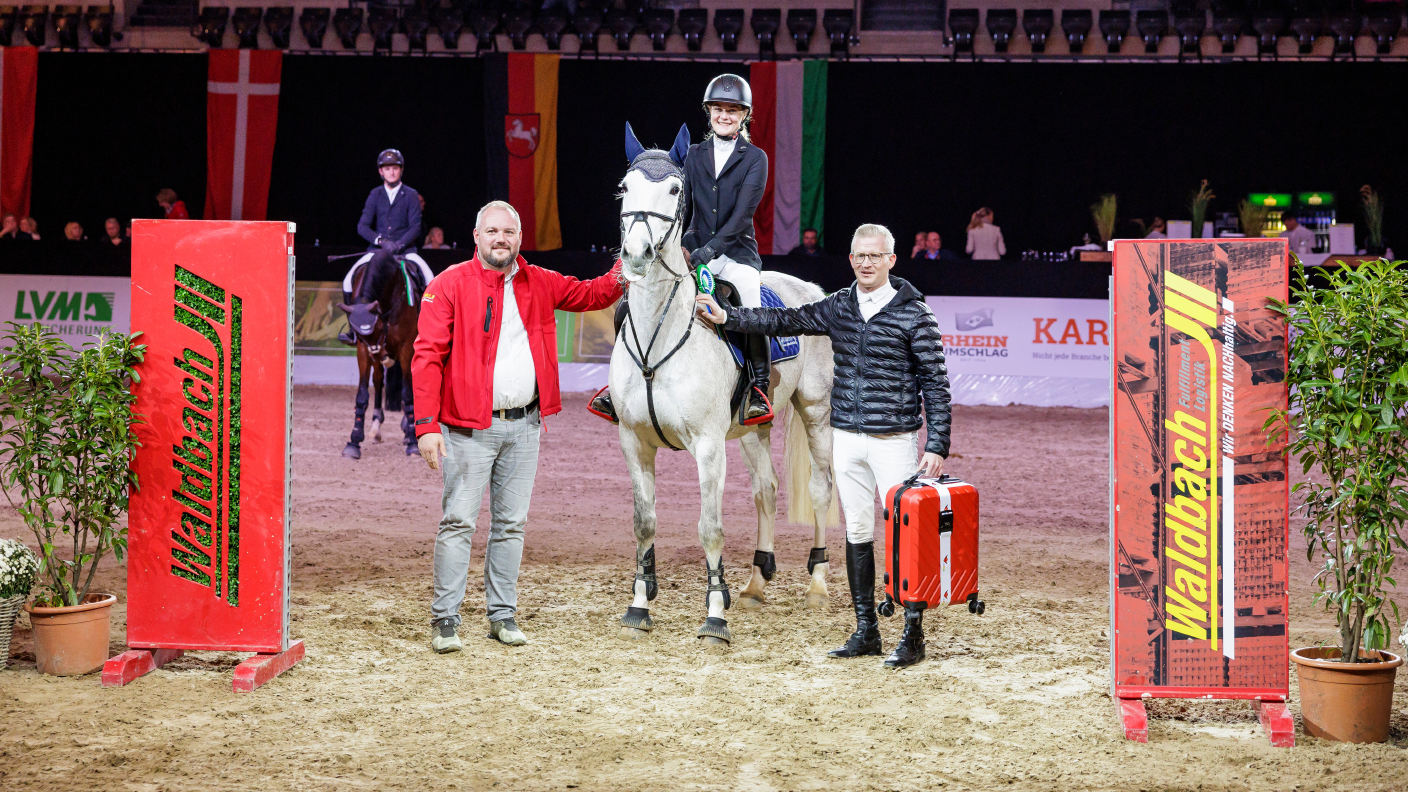 AGRAVIS-Cup Oldenburg Waldbach Amateur Tour Gesamtsiegerin Malin Autmaring 