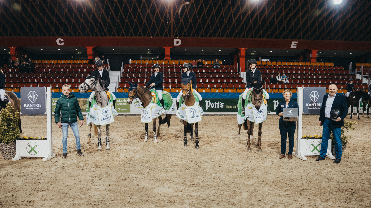 AGRAVIS-Cup 2025 Mannschaftsspringen Altkreise Siegerteam Lüdinghausen