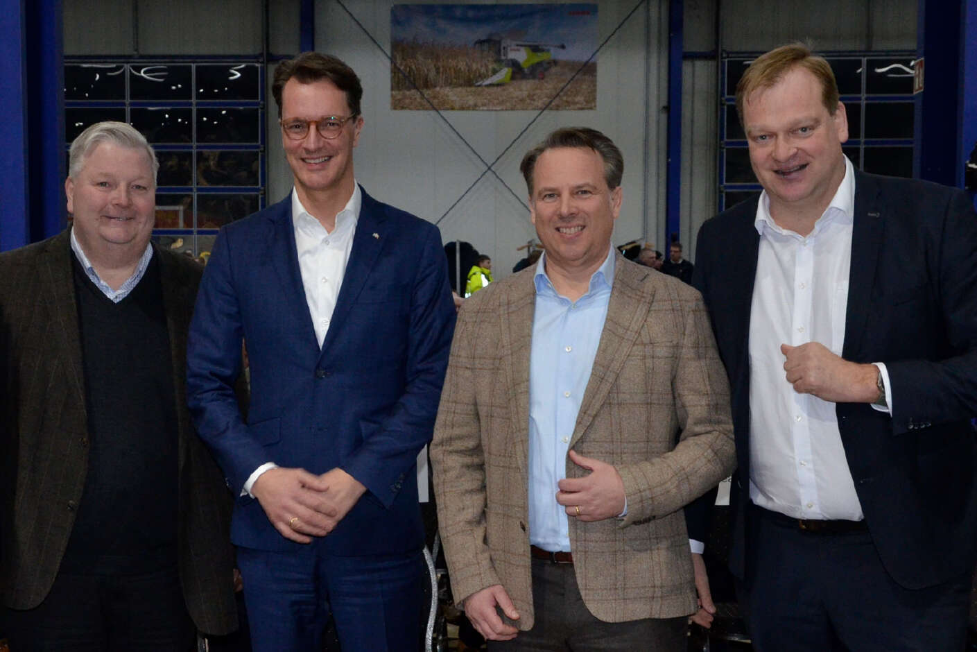 Gruppenbild mit Holger Cosse, Hendrik Wüst, Jan Heinecke, Albert Stegemann