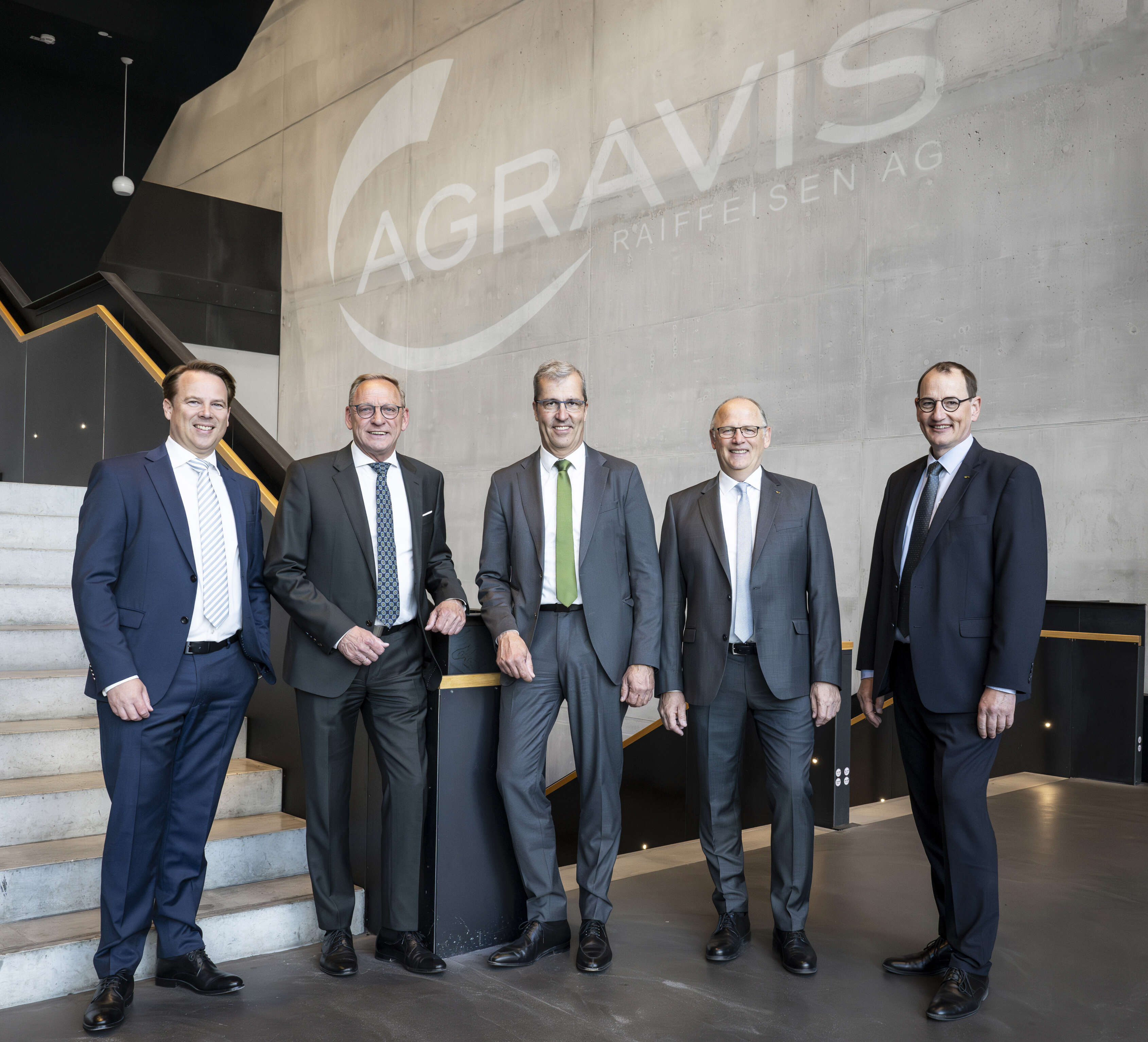 Der AGRAVIS-Vorstand und Aufsichtsratsvorsitzende aufgestellt für ein Gruppenfoto