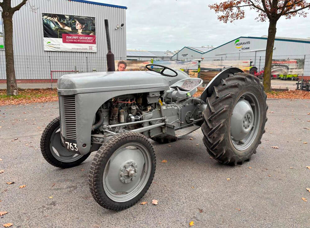ab-auction.com ab-auction Oldtimer MF TE 20 Petrol