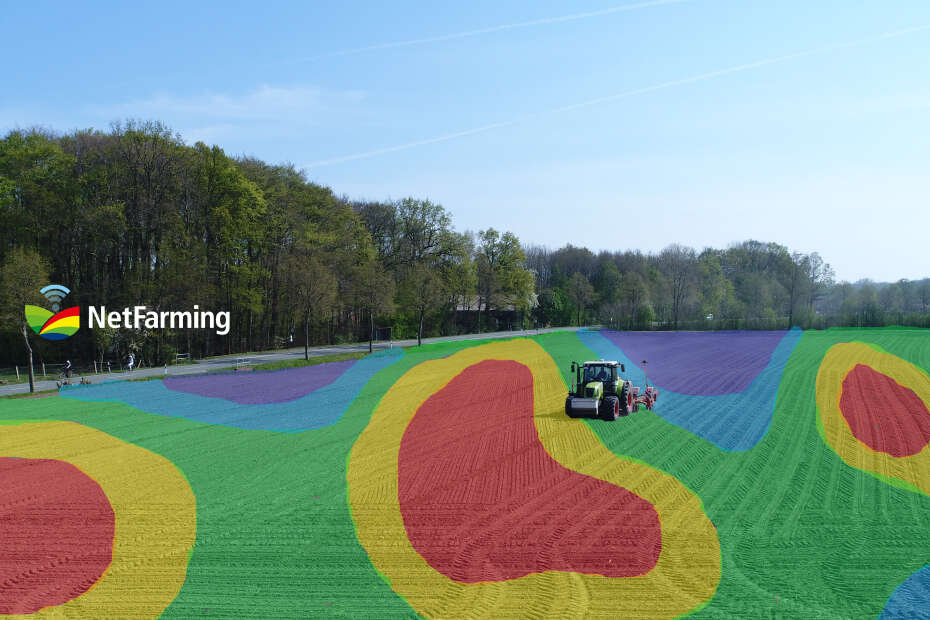 Ein Feld mit bunten Zonen und dem Logo von NetFarming