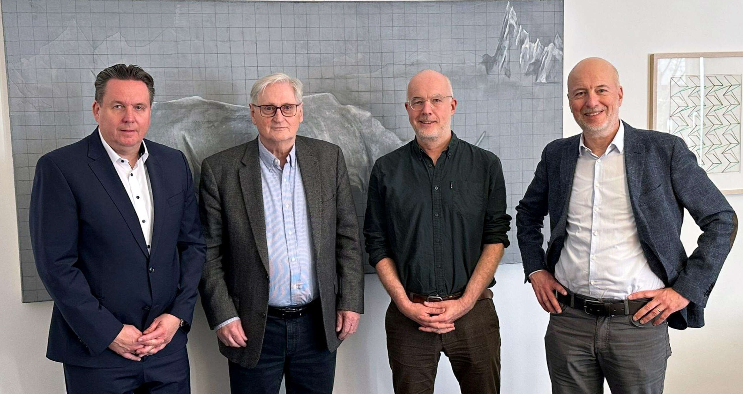 Oliver Korting, Bereichsleiter Energie bei der AGRAVIS, und die bisherigen Jungjohann-Gesellschafter Horst Ravens, Arne Jungjohann und Sören Jungjohann