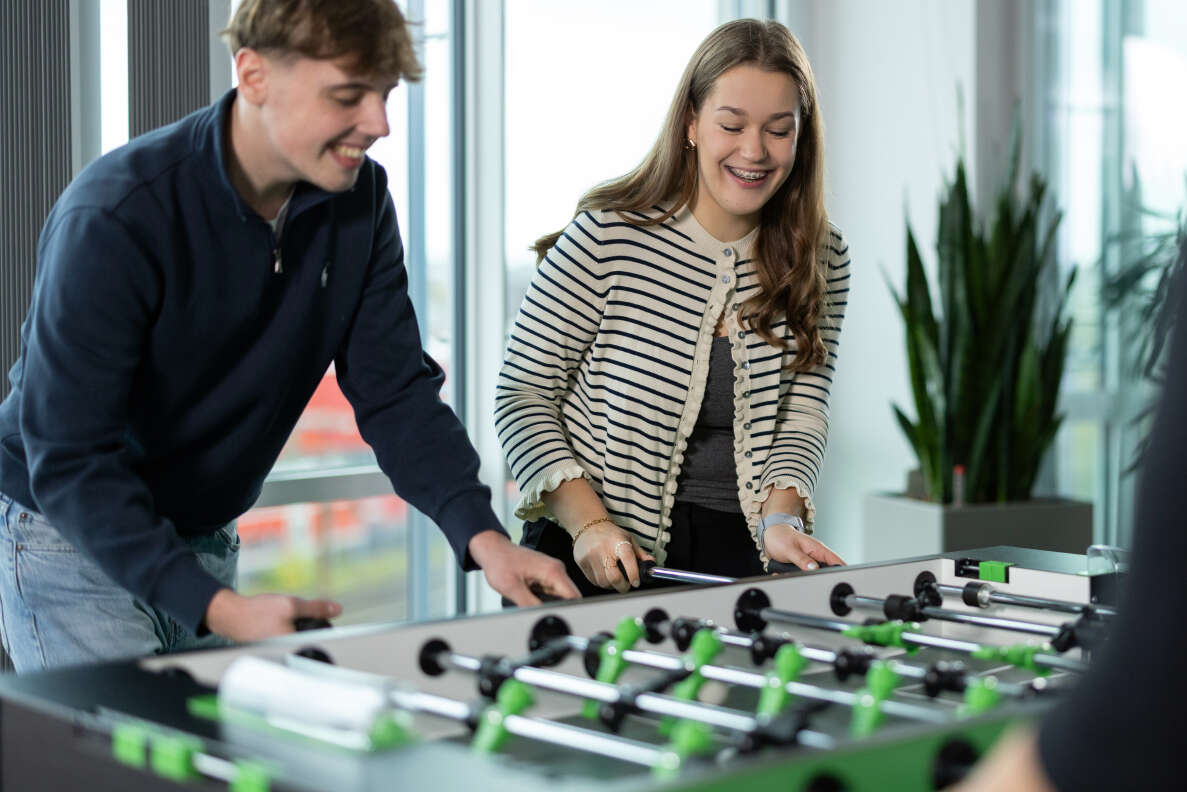 Azubis spielen Kicker bei AGRAVIS