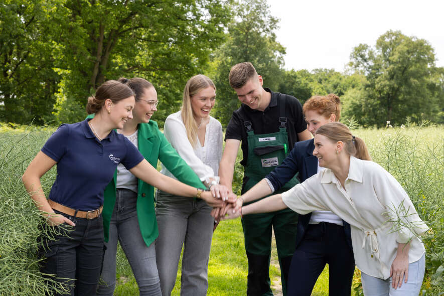 Gruppenbild im AGRAVIS Versuchsgut