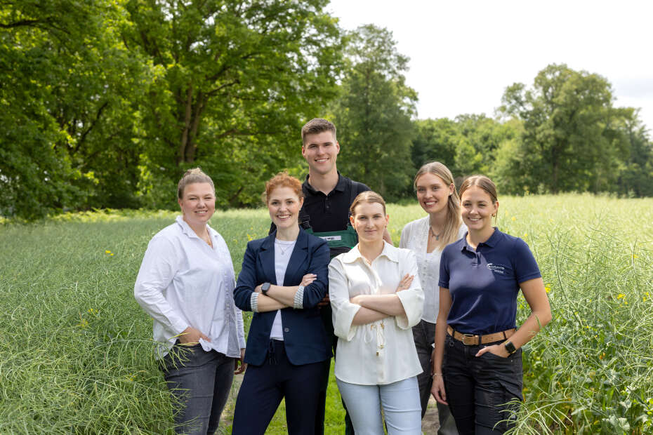 Gruppenbild im AGRAVIS Versuchsgut