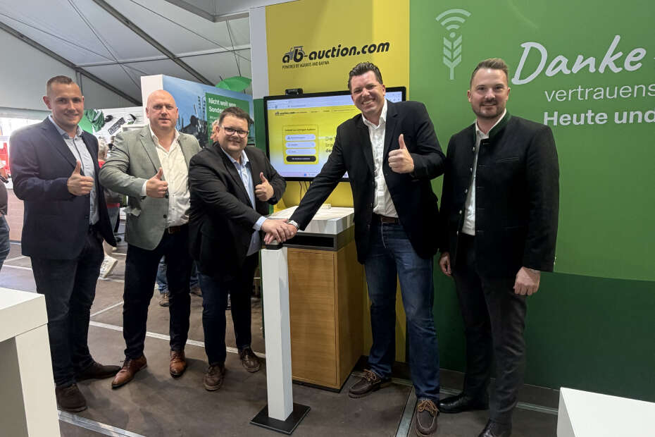 Besucher auf einer Landtechnik-Messe