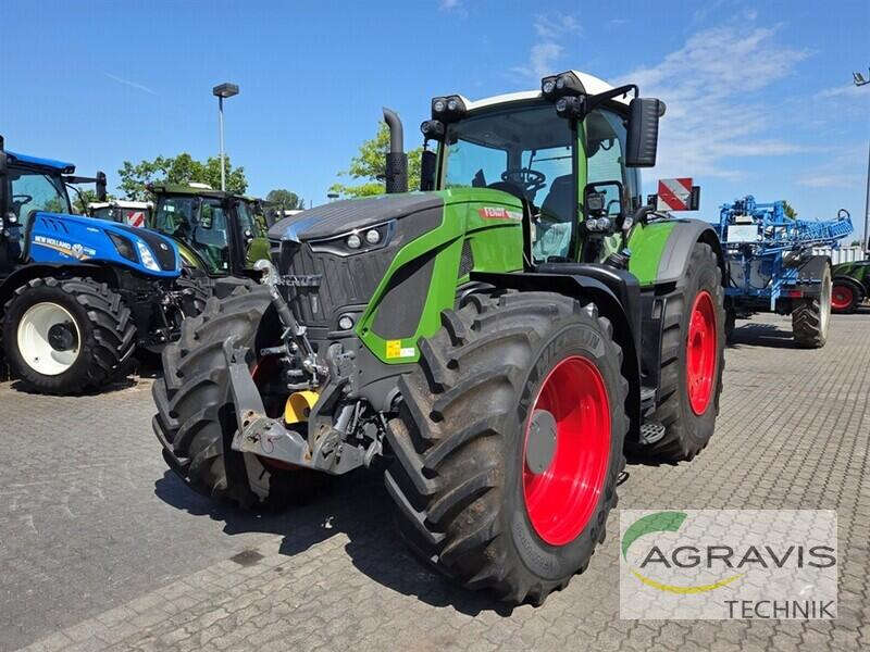 Fendt 936 Var auf einem Landtechnik-Hof